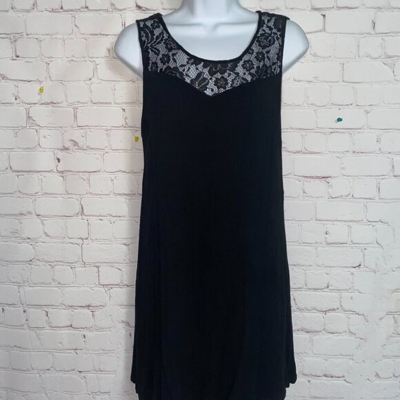 Sz.L*Hype*Black Crinkly Mini Dress--Lacy Neckline--Key Hole - Picture 3 of 8